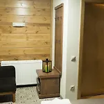 & Nesh * Tatarów
