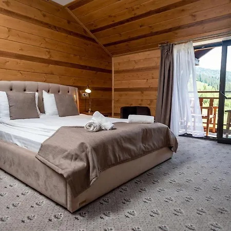 & Nesh Penzion Tatariv