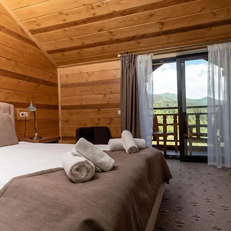 Mini-hôtel & Nesh *