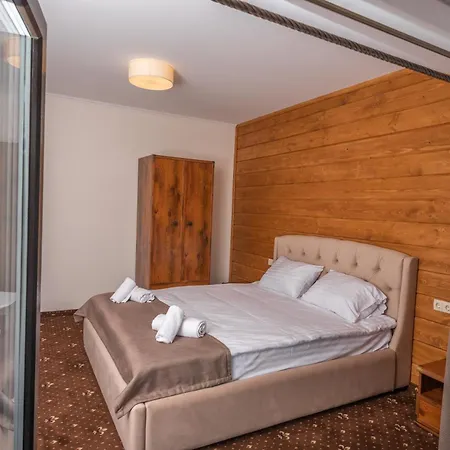 Mini-hôtel & Nesh *