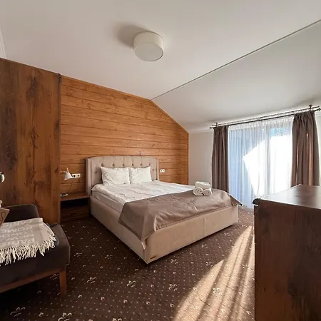 Mini-hôtel & Nesh *