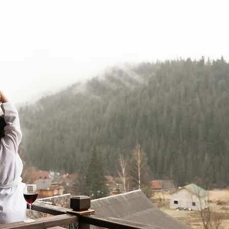 & Nesh Penzion Tatariv